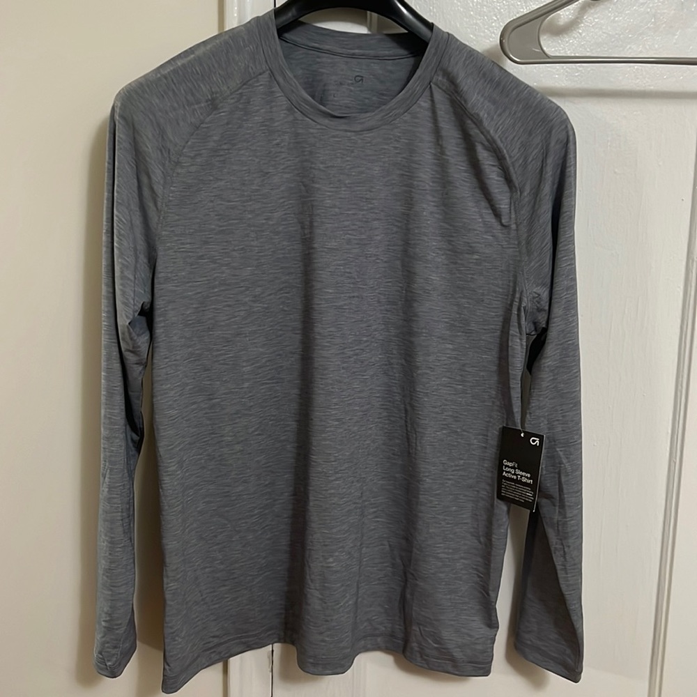 NWT GapFit Long Sleeve Active T Shirt Exercise Workout